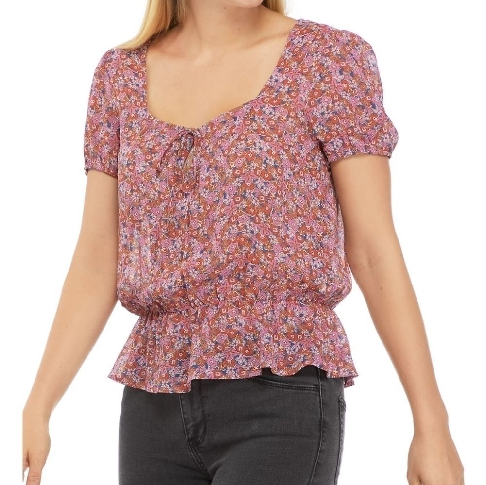 Sanctuary Women's Meet You There floral peplum top size Large